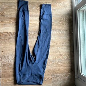 Lululemon workout leggings size 4 color blue.